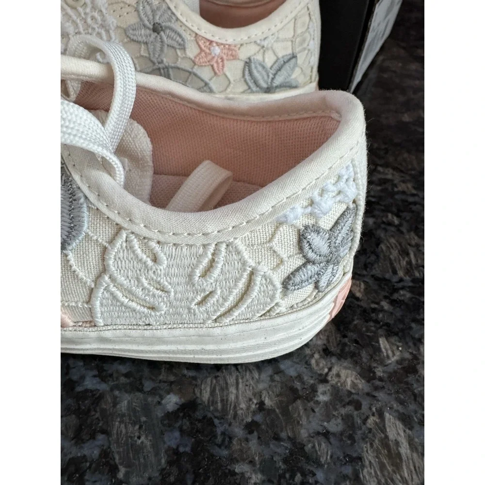Converse brand new