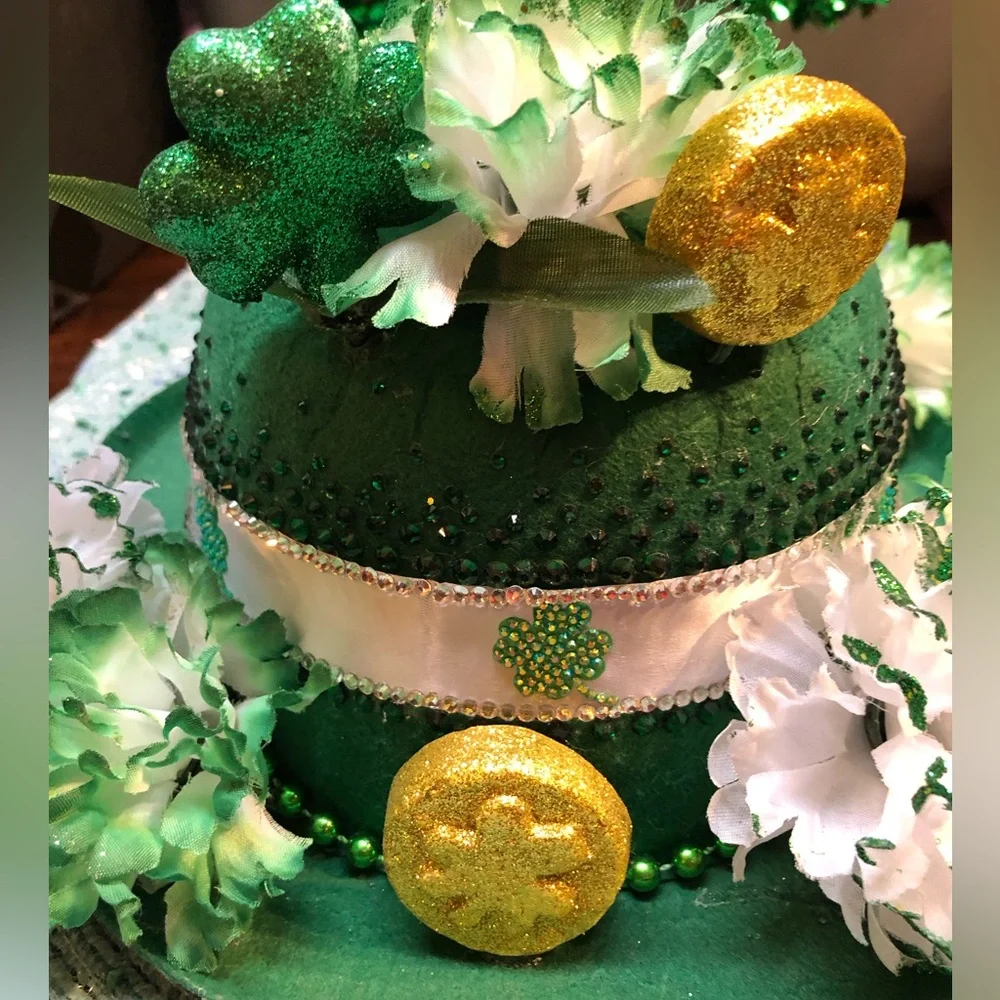 Festive Green and Gold st. Patrick’s Day Hat ☘️🍀☘️🍀☘️🍀☘️🍀☘️🍀☘️🍀☘️🍀☘️🍀