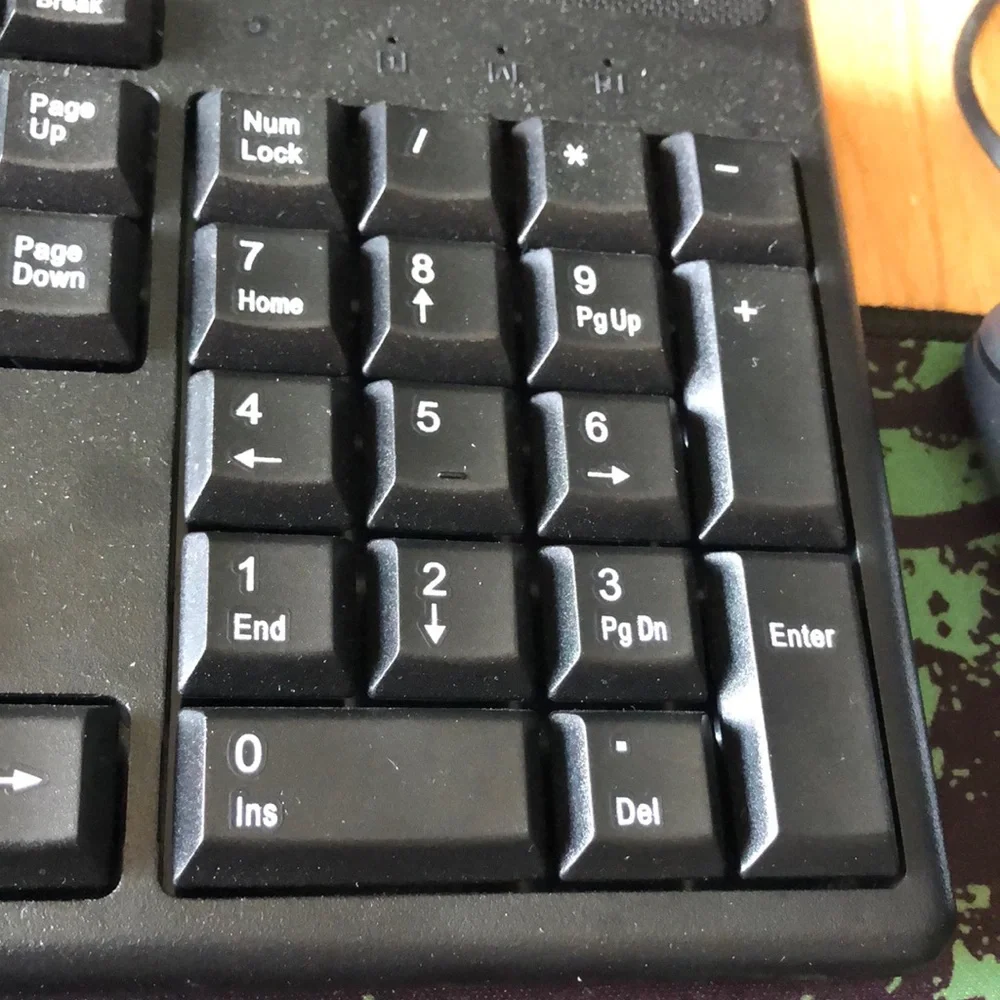 Wired Full-Size Numeric Keypad Keyboard - Black