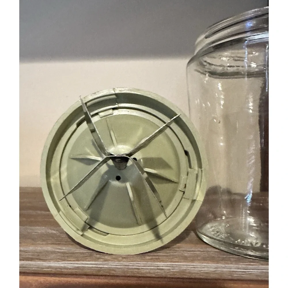 ACME Press & Chop Glass USA Avocado Green Food Nut Chopper 12 oz Vintage Retro