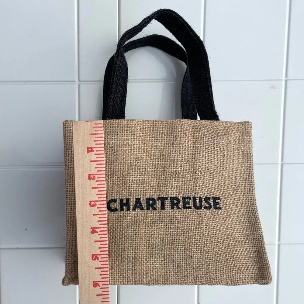 N/A charming little