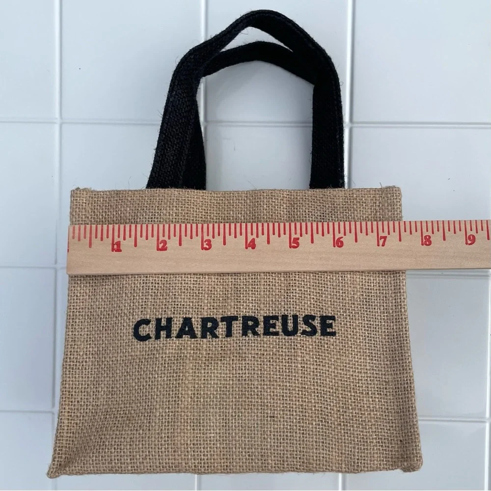 N/A charming little