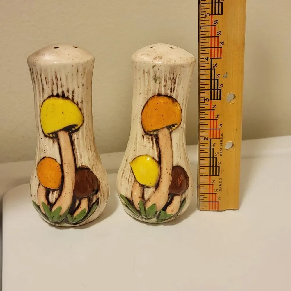 Vintage 70s Ceramic Groovy Mushroom Salt & Pepper Shaker Set 4.5