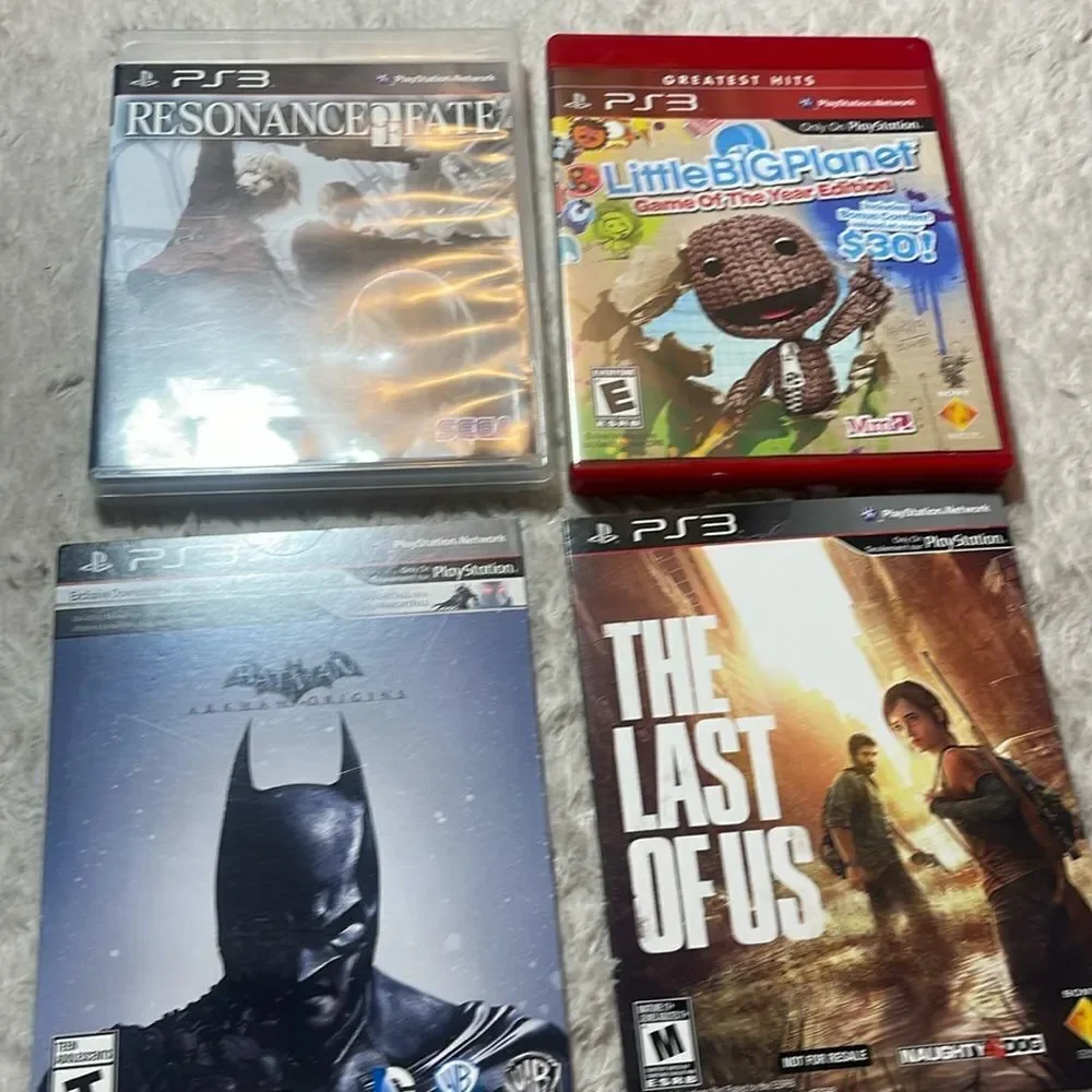 game bundle PS3 batman arkham origins  , the last of us , resonance of fate