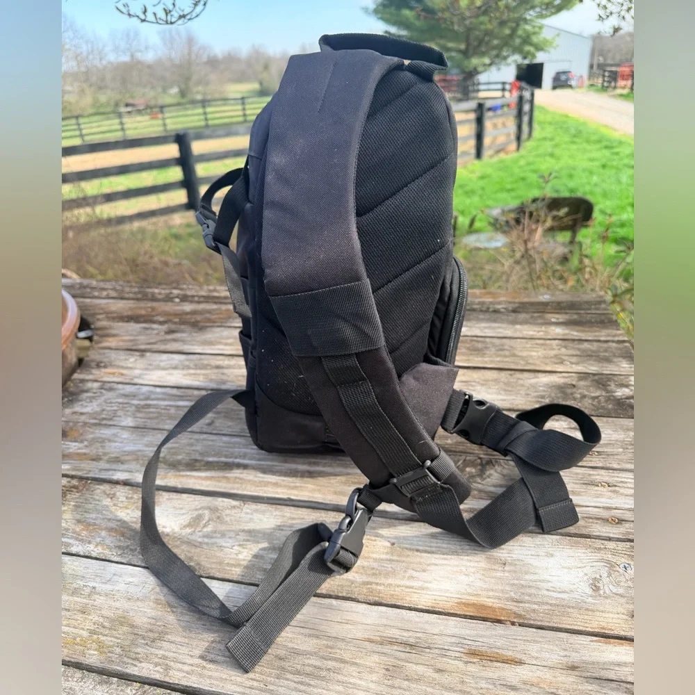 Amazon Basics DSLR Sling Bag