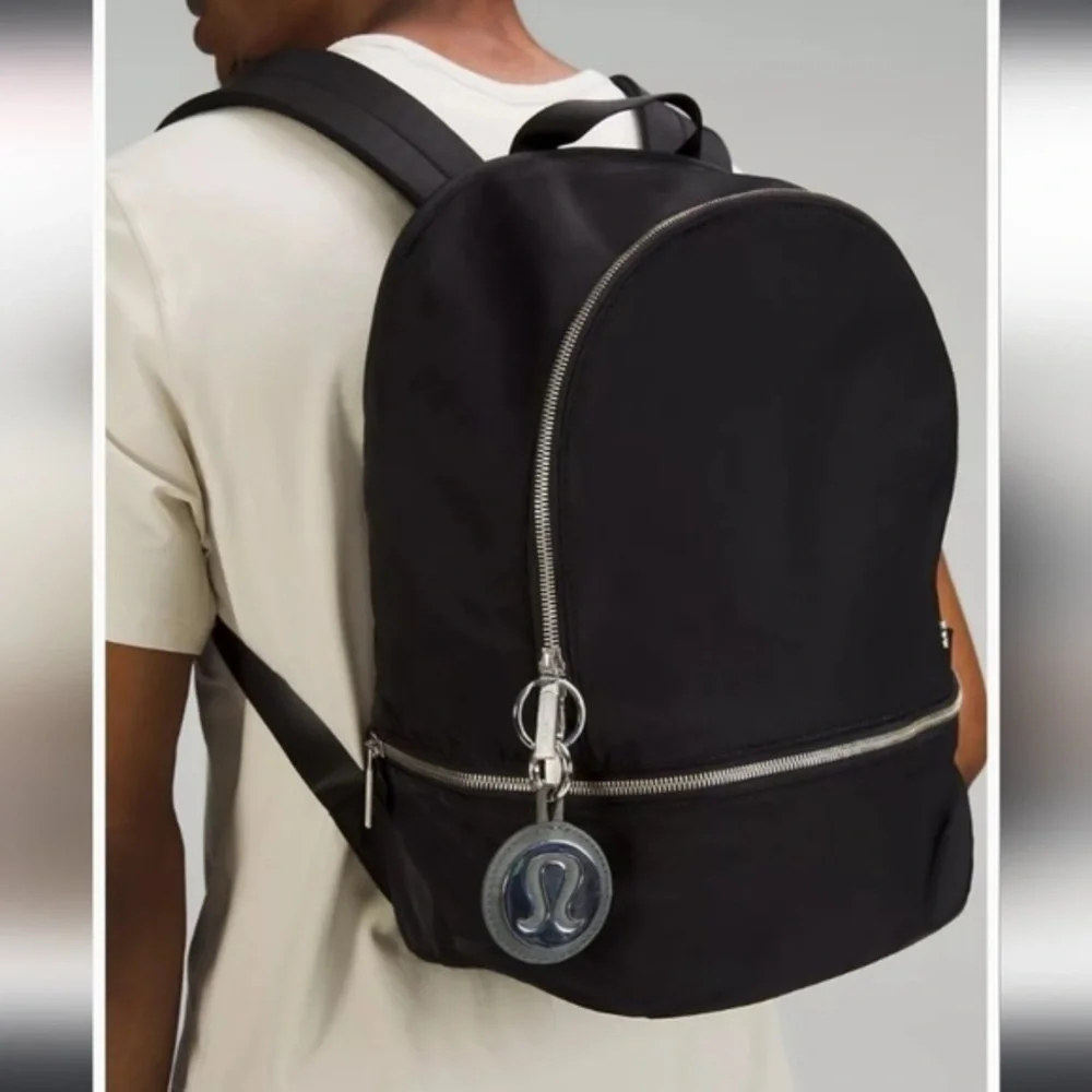 NWT Lululemon Unisex Logo Bag Charm & Keychain Silver/Silver Drop