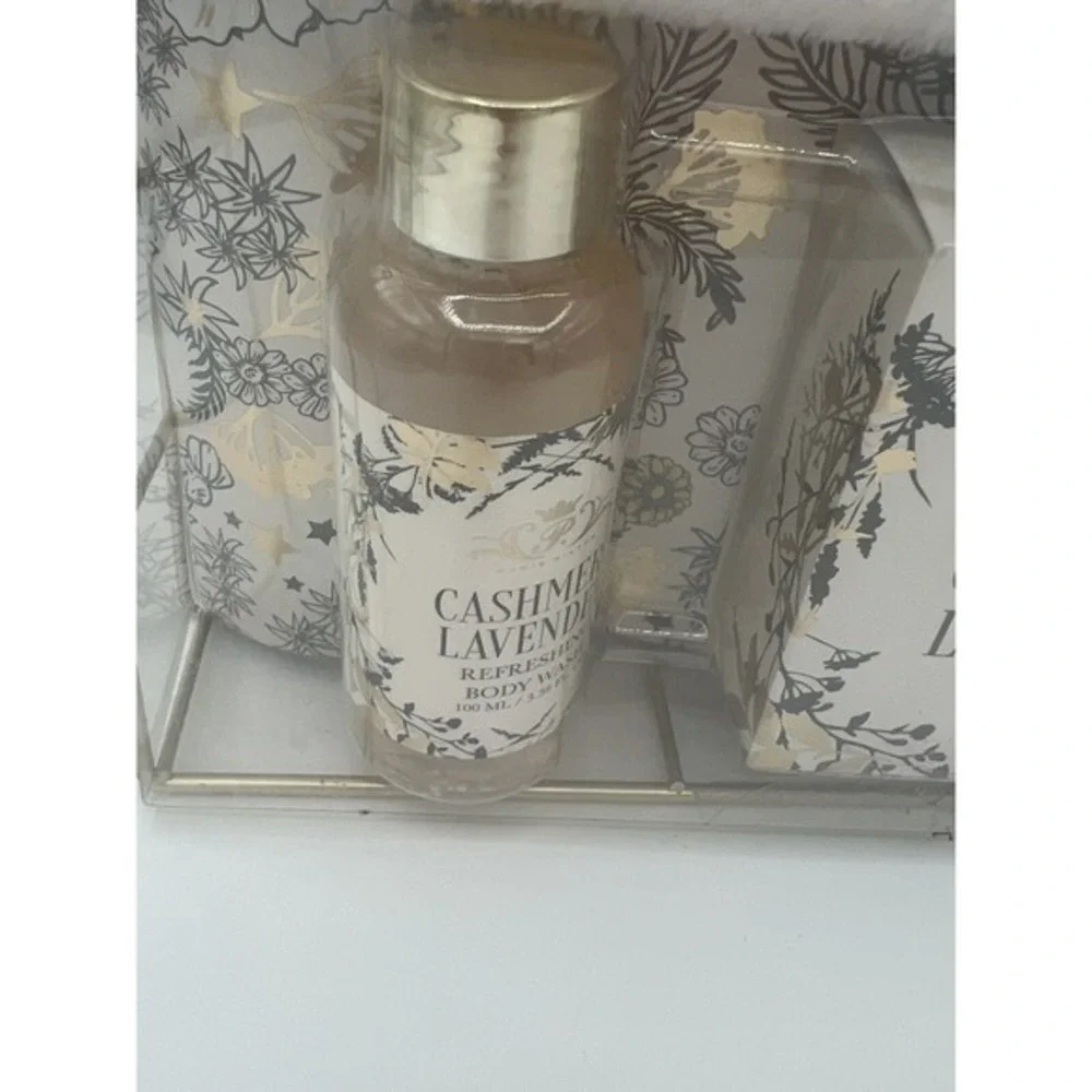 Paris Hilton gift robe new