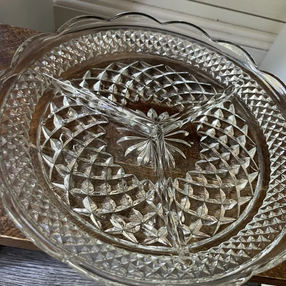 Anchor Hocking clear‎ glass divided relish dish 8 1/4