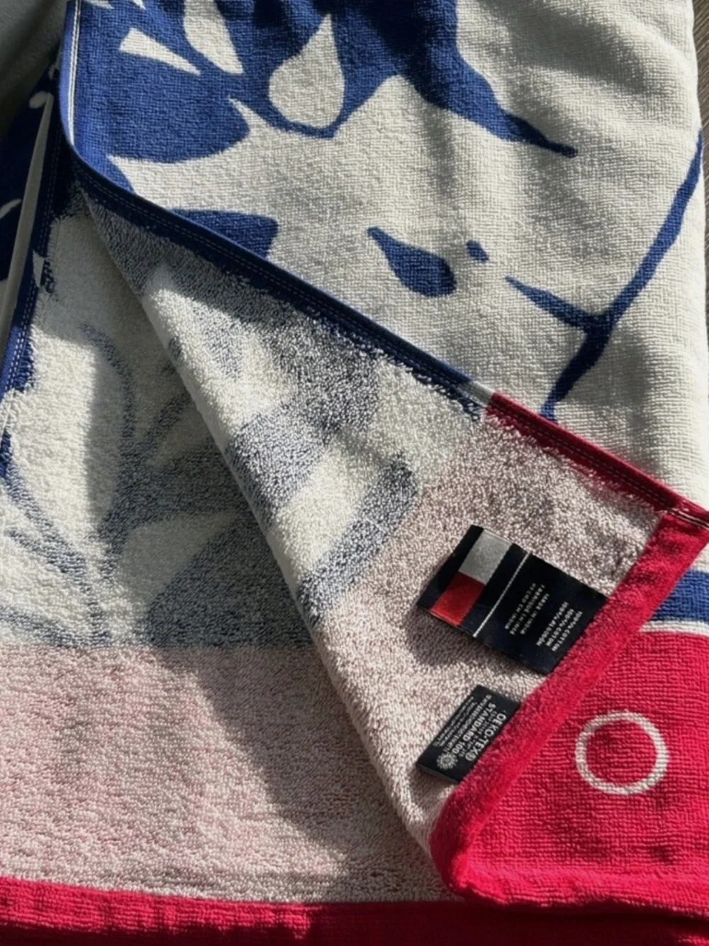 Tommy Hilfiger 💯% authentic