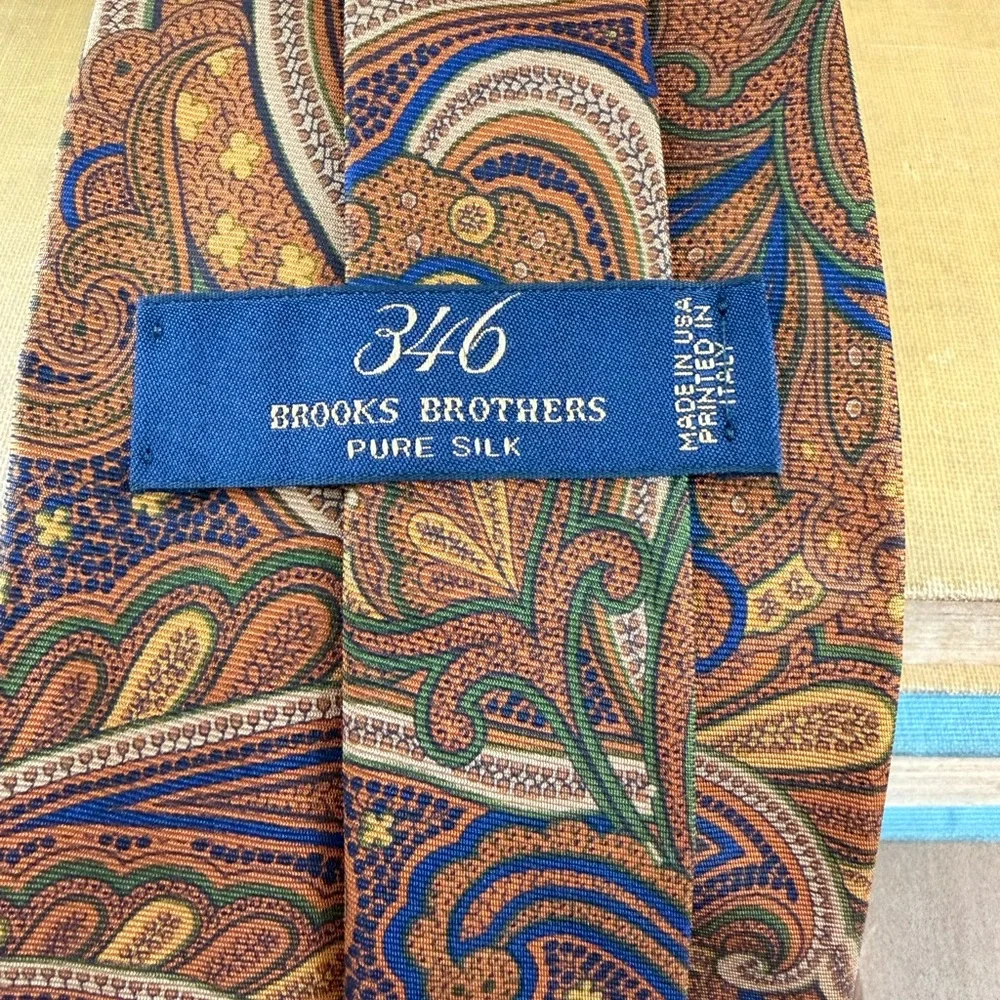 Vintage Brooks Brothers 346 Silk Tie in Brown Gold Paisley, Made in USA