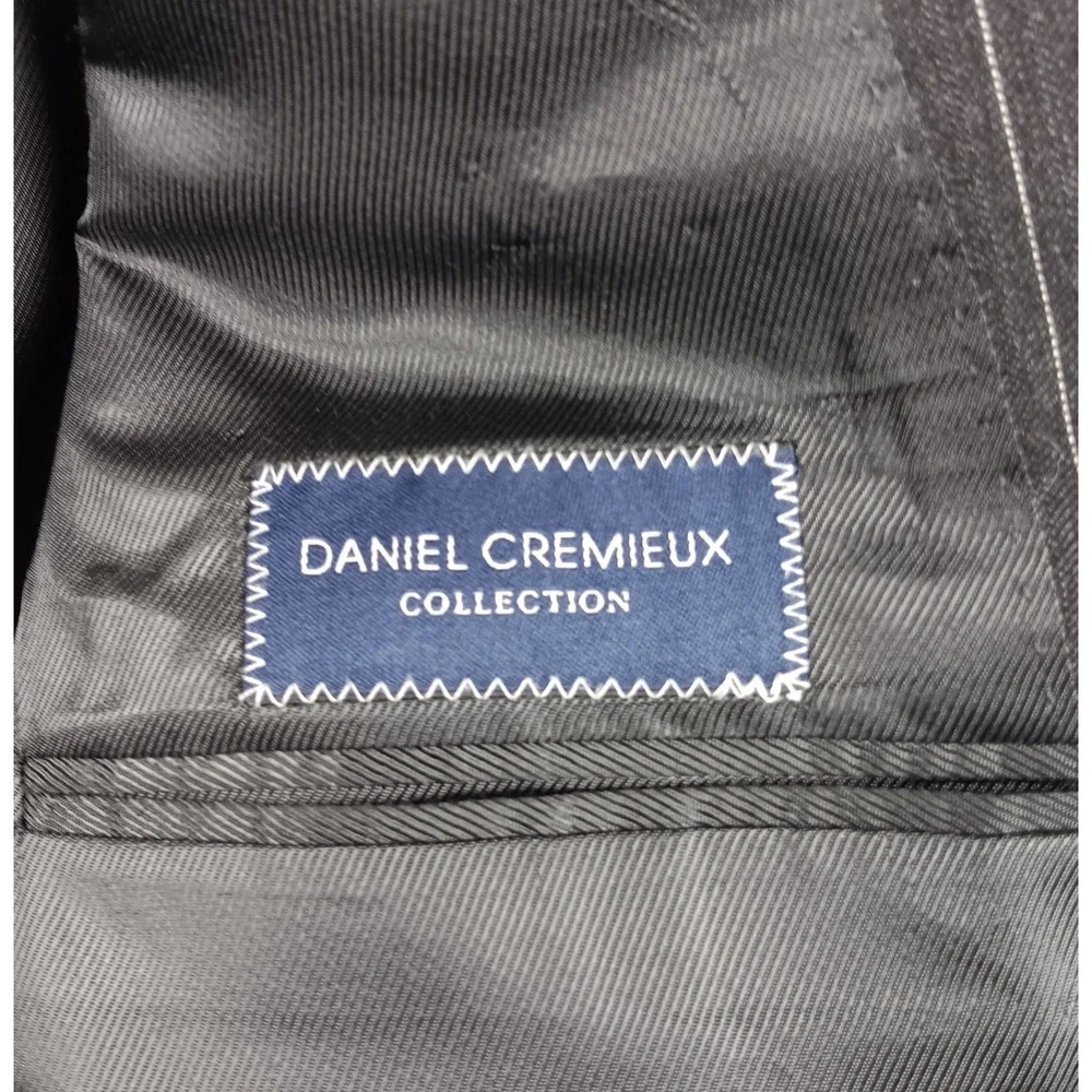 Daniel Cremieux sophisticated pinstripe