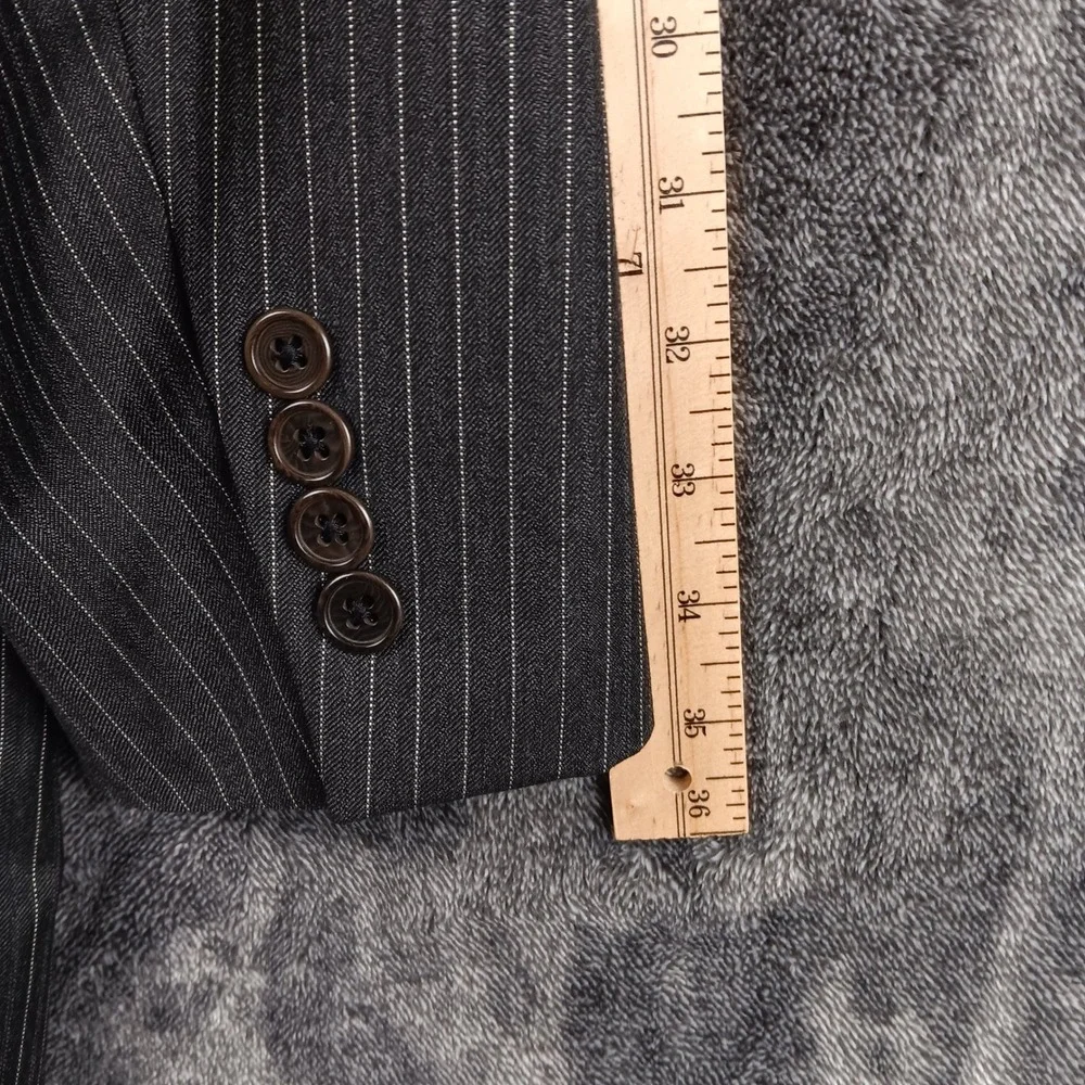 Daniel Cremieux sophisticated pinstripe