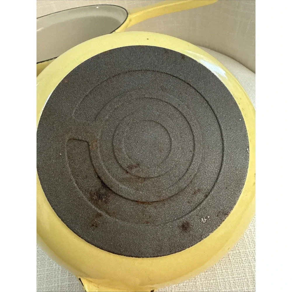 Le Creuset used excellent