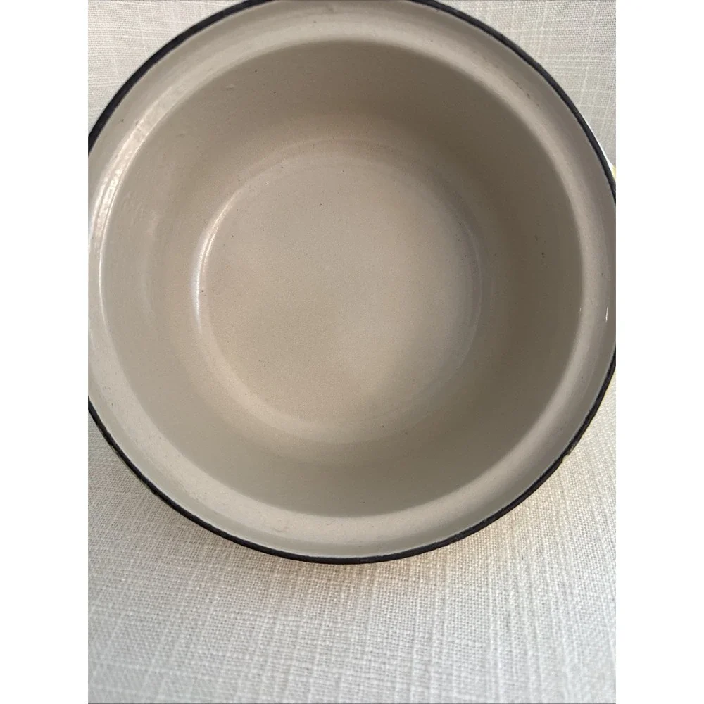 Le Creuset used excellent