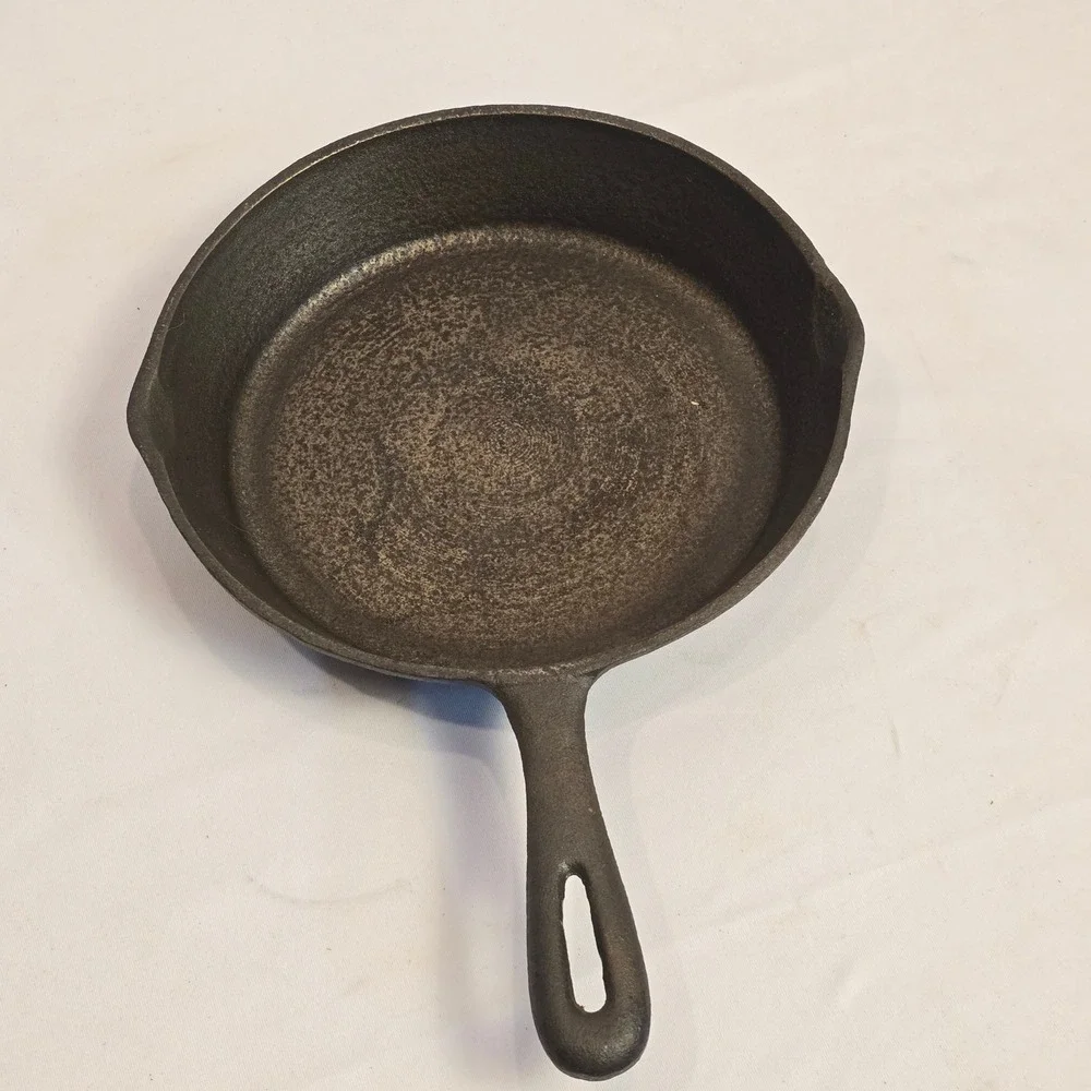 Pantry Master Vintage Cast Iron Skillet 8 Inch Frying Pan Made in Taiwan