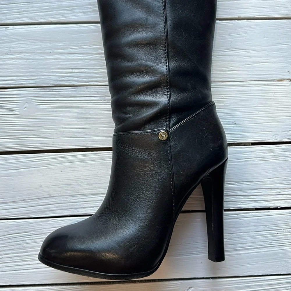 Tory Burch Black Tall Kasey Heeled Smooth Leather Boots Logo size 5.5