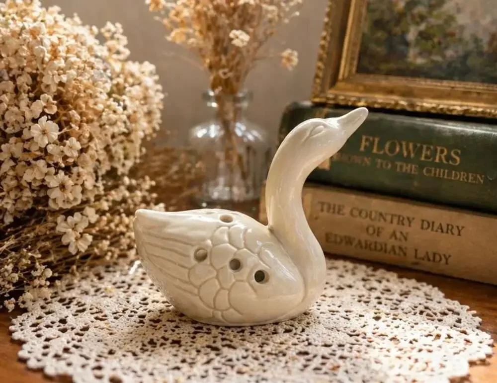 Vintage K's Collection Ceramic Swan Pomander Fragrance Diffuser