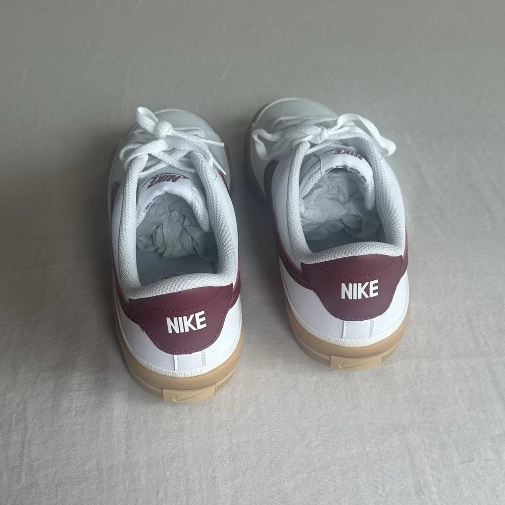 Nike team court