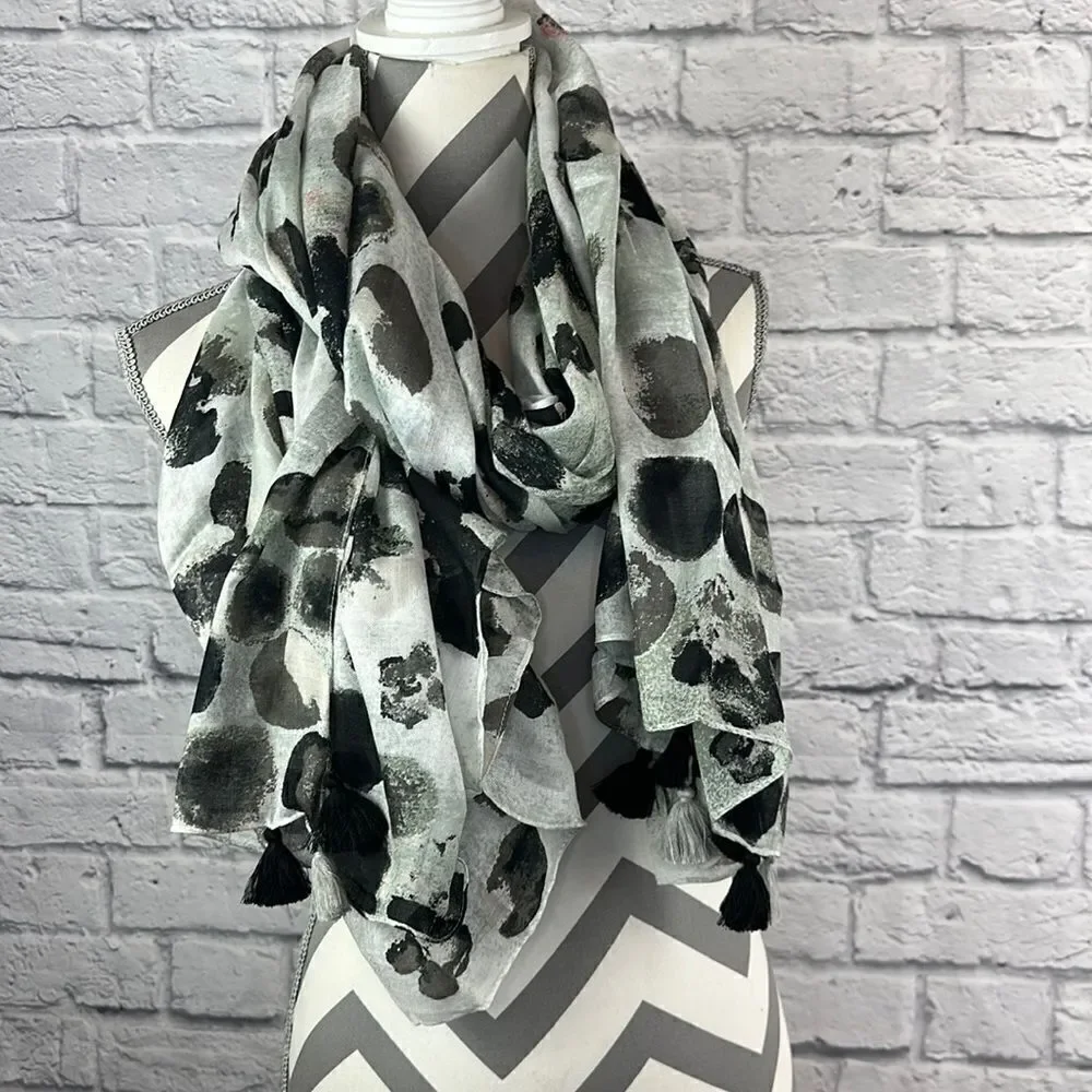 Scarf Black and White with Pink Accent Tassel Corners