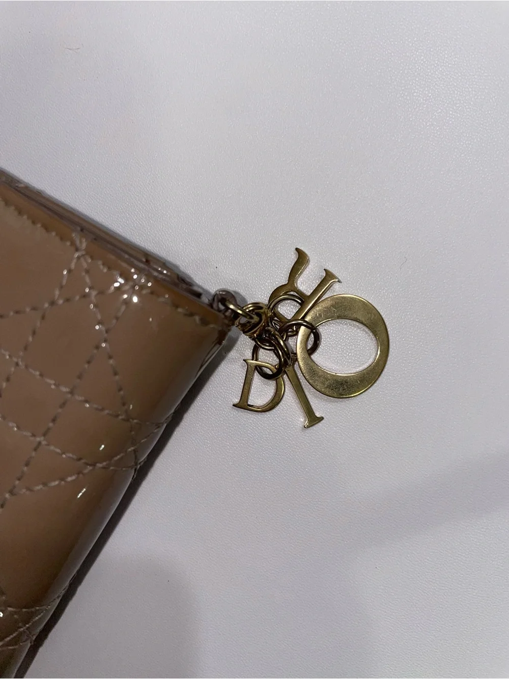 Dior authentic compact