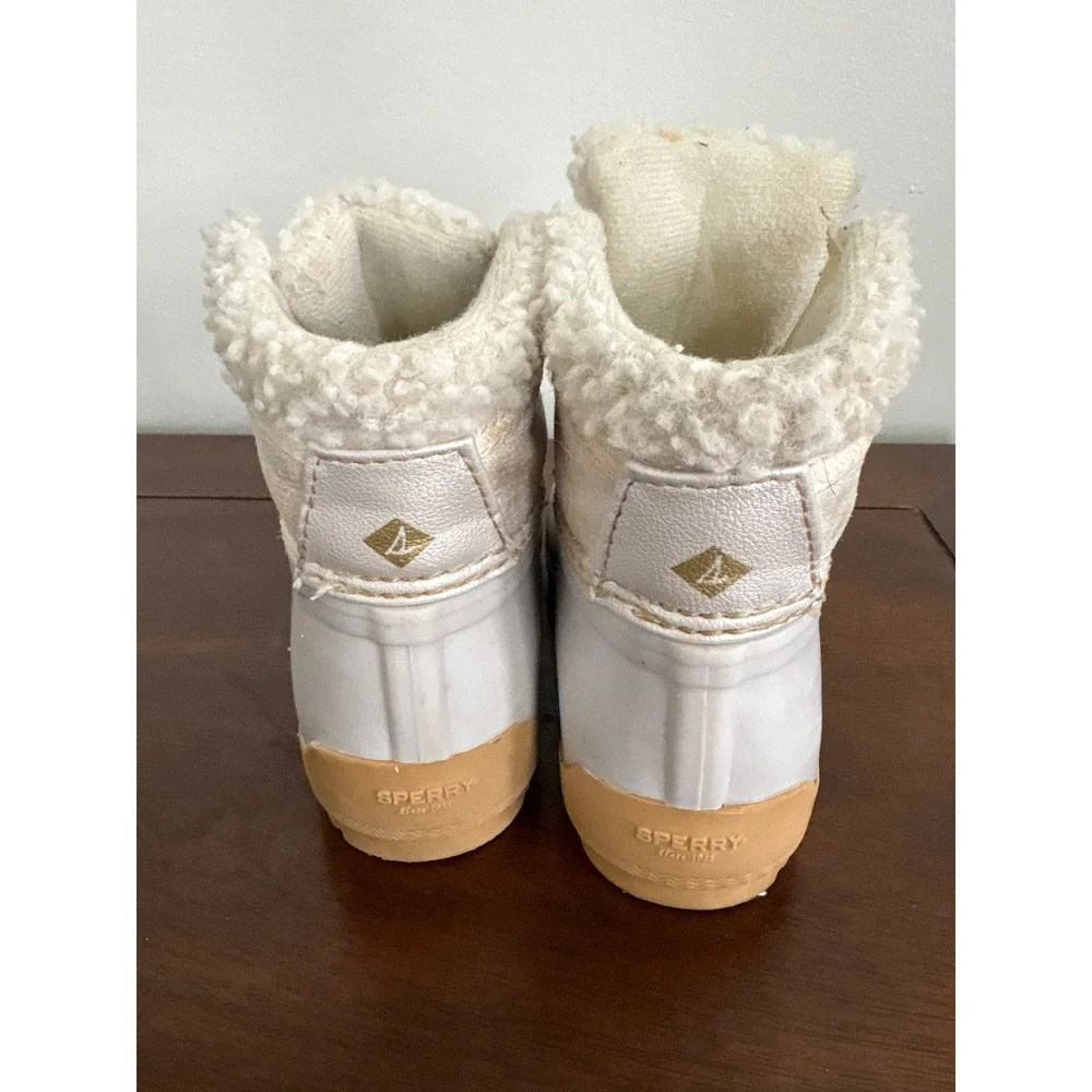 Sperry adorably warm