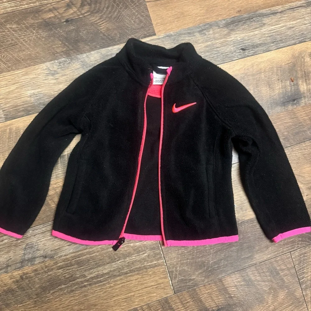 Nike pink easy