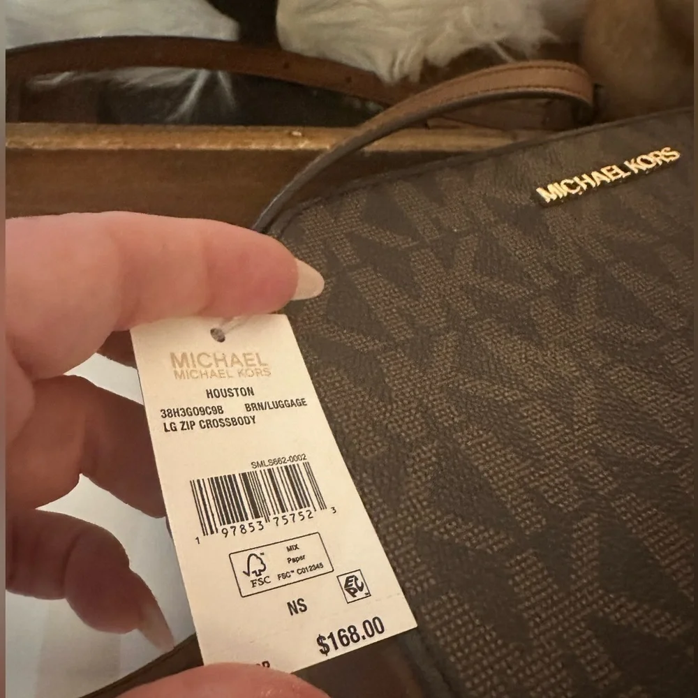Michael Kors Houston LG Zip Crossbody – NWT