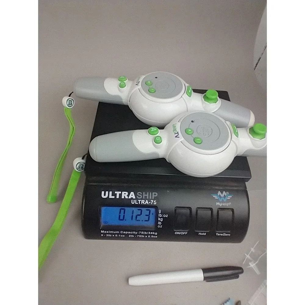 LeapFrog LeapTV Wireless Transforming Controllers Set of 2 White Green Motion