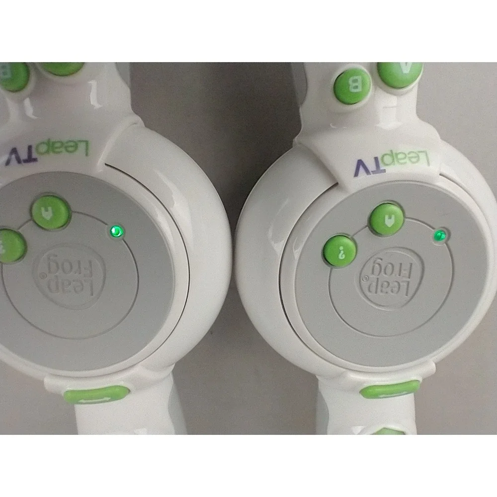 LeapFrog LeapTV Wireless Transforming Controllers Set of 2 White Green Motion