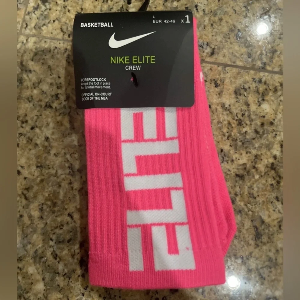 NWT Nike Elite Crew Basketball Socks RARE 2018 Neon Pink Sz L M 8-12 W 10-13