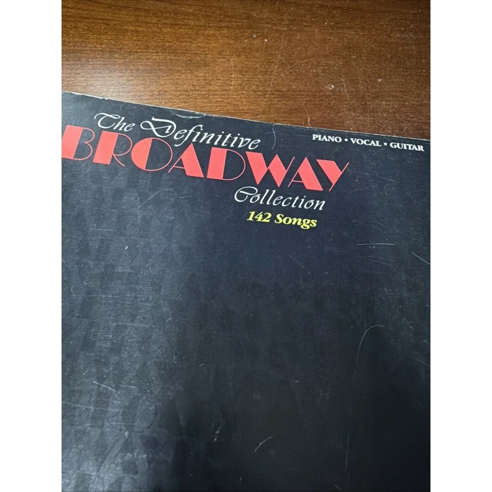 Definitive Broadway Collection: Piano, Vocal, Guitar by Hal Leonard Corp SC 1988