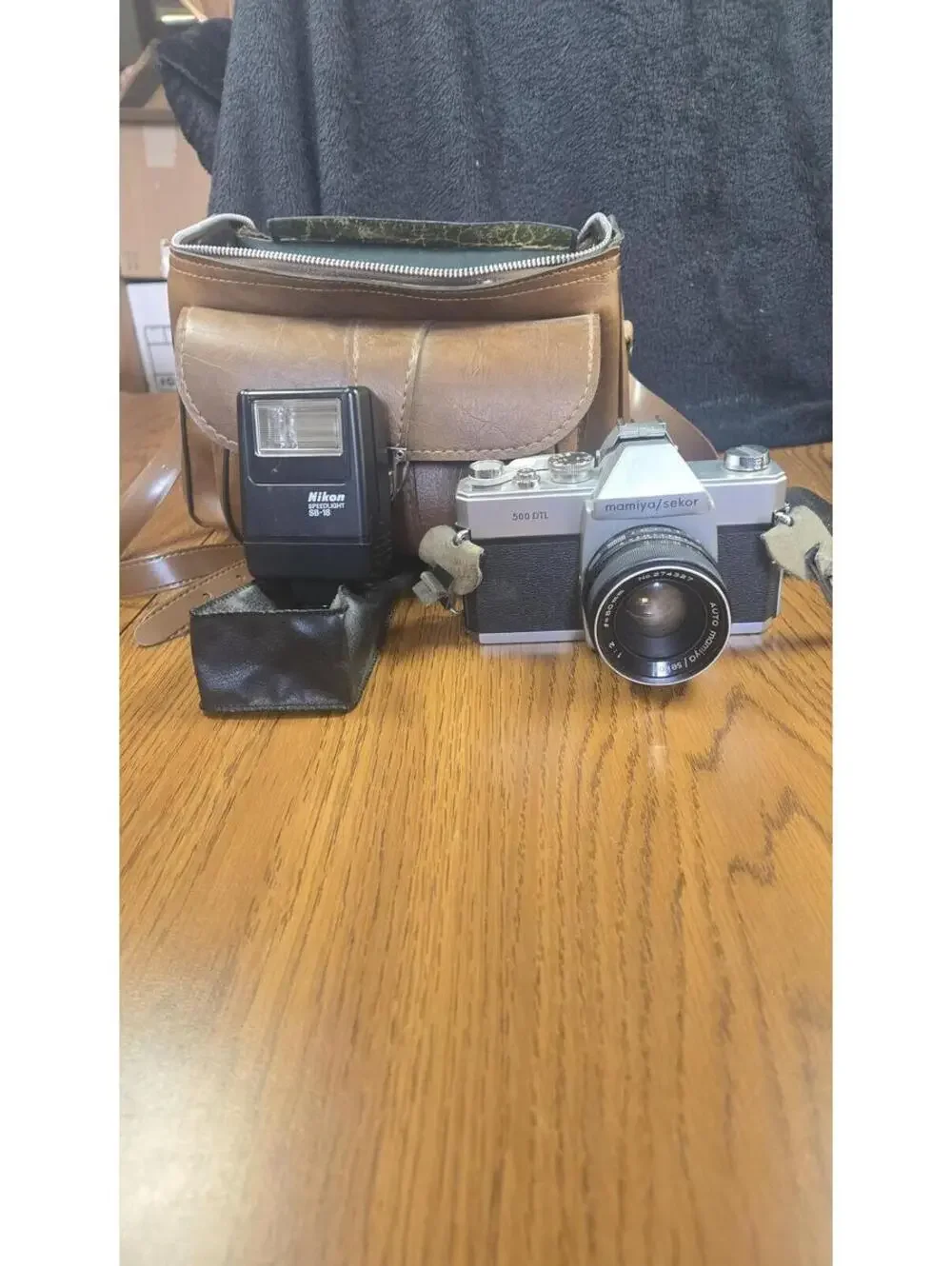 Mamiya/Sekor 500 DTL 35mm Film Camera with Nikon Speedlight SB-18 Flash and Case
