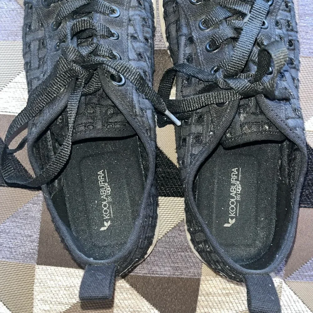 EXCELLENT CONDITION KOOLABURRA BY UGG BLACK WOVEN SNEAKERS SIZE 9