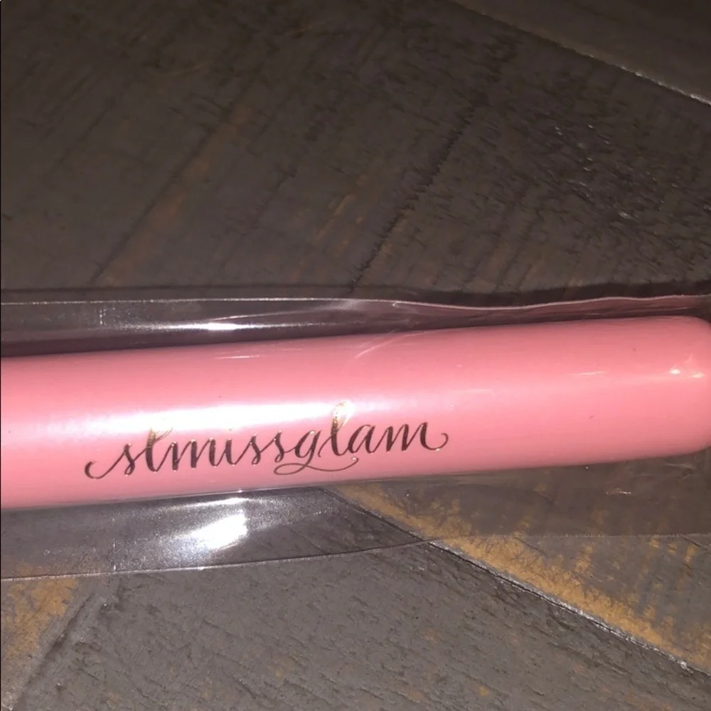 SL Miss Glam smoke free
