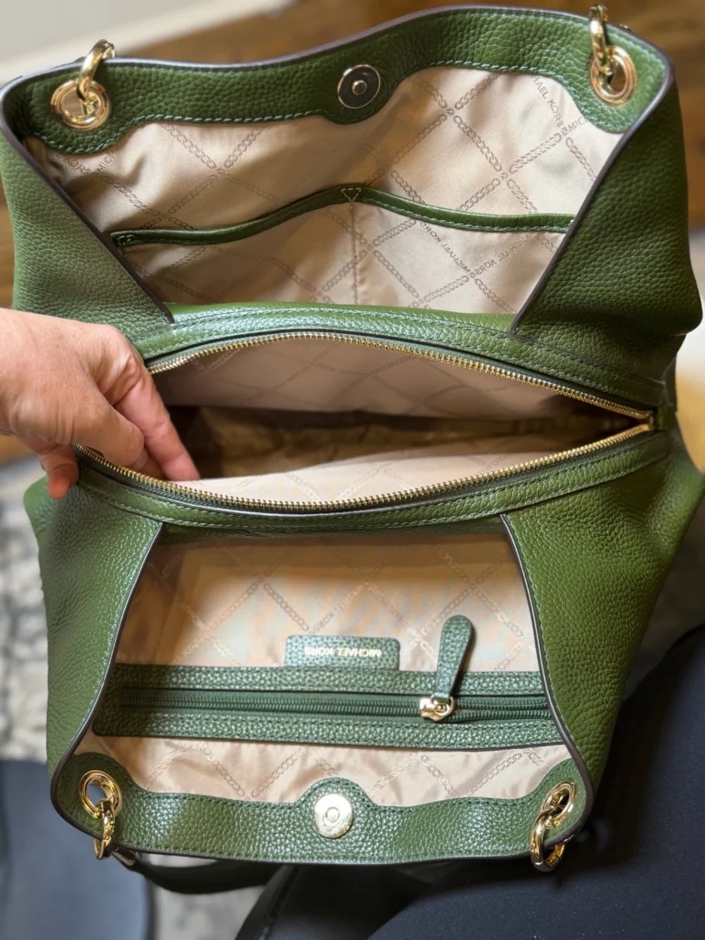 Michael Kors Green Pebbled Leather Shoulder Bag | Gold‎ Hardware | Classic Tote