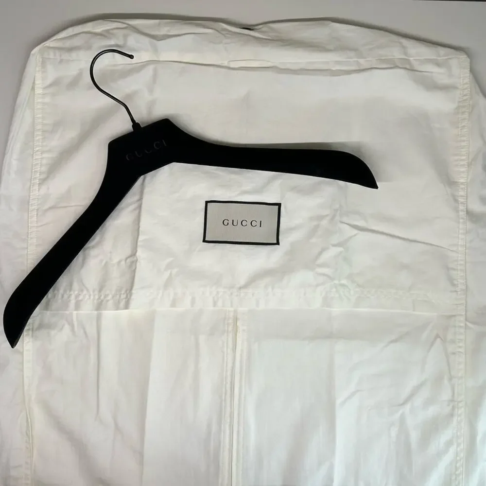 Gucci | Garment Bag & Velvet Coat Hanger | Off-white/Black | Bag: 20.5 x 57 inch