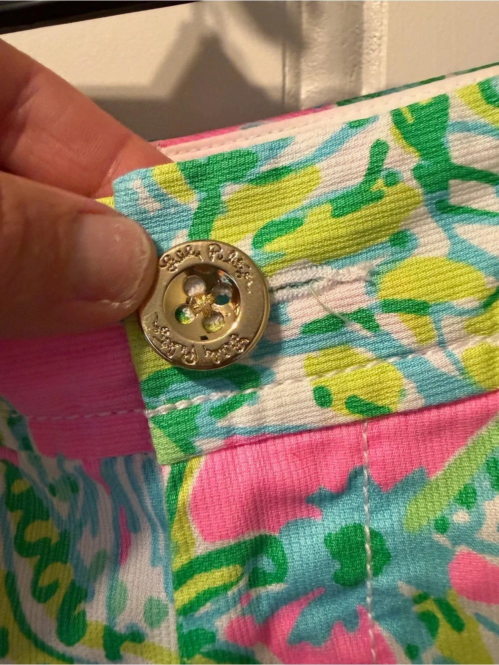 Lilly Pulitzer Callahan Vibrant Tropical Shorts Size 2 Resortwear Beachy Preppy
