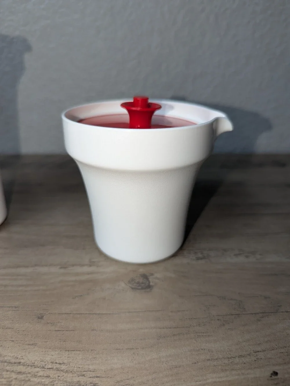 Tupperware Creamer & Sugar Set