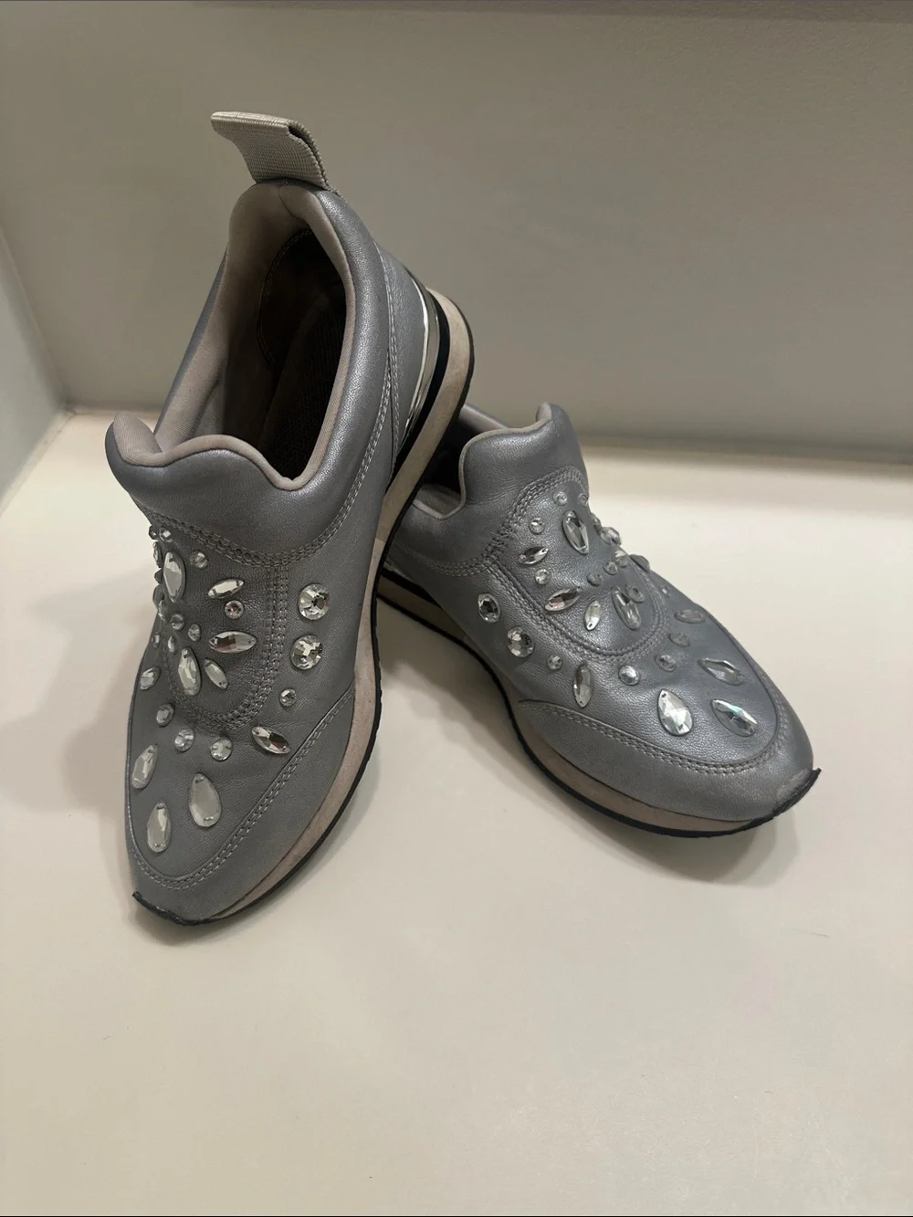 Tory Burch Laney Gray Slip-On Embellished Sneakers Size 8