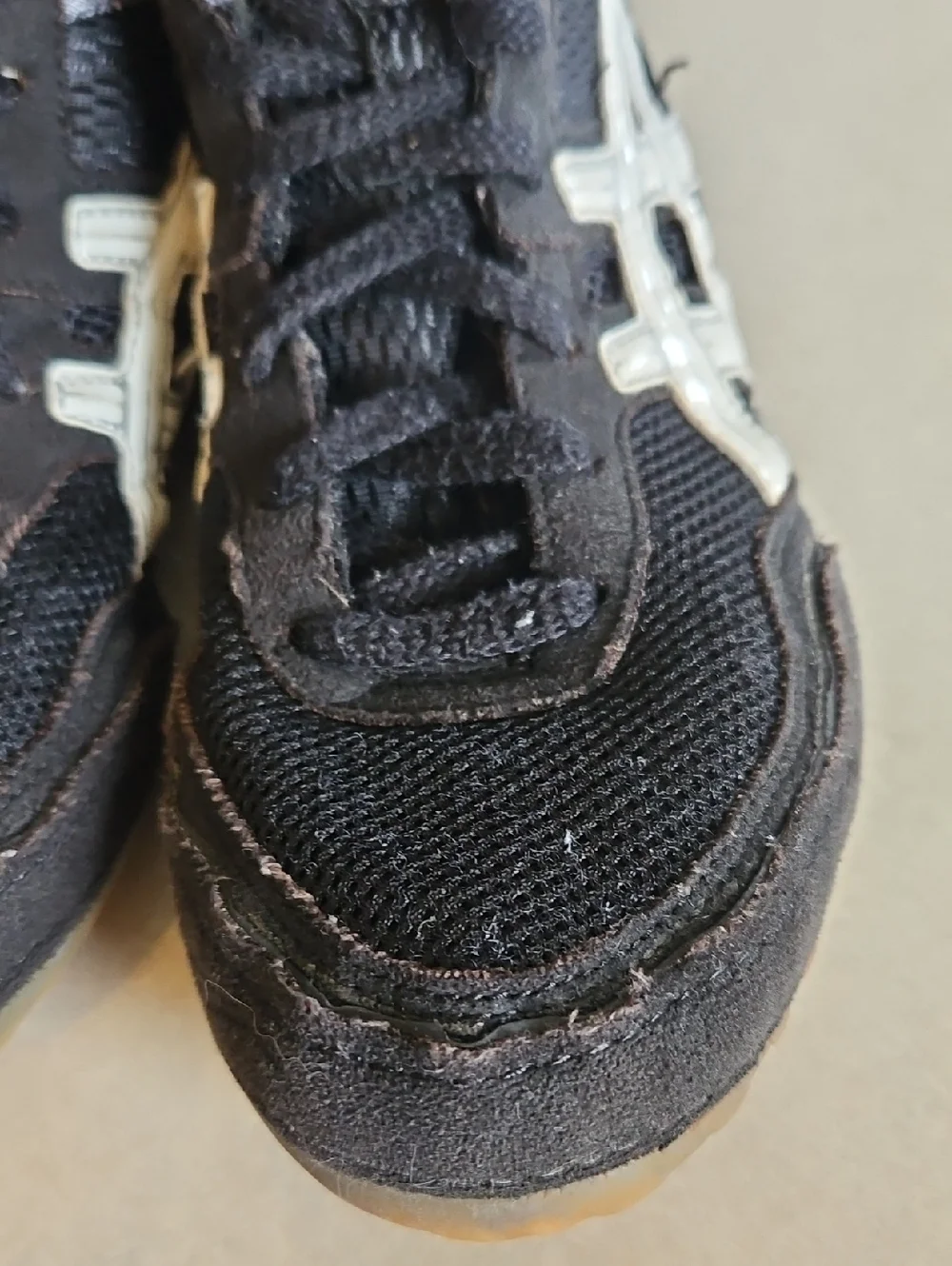 Asics pre owned