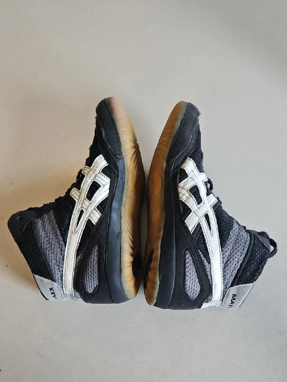 Asics pre owned