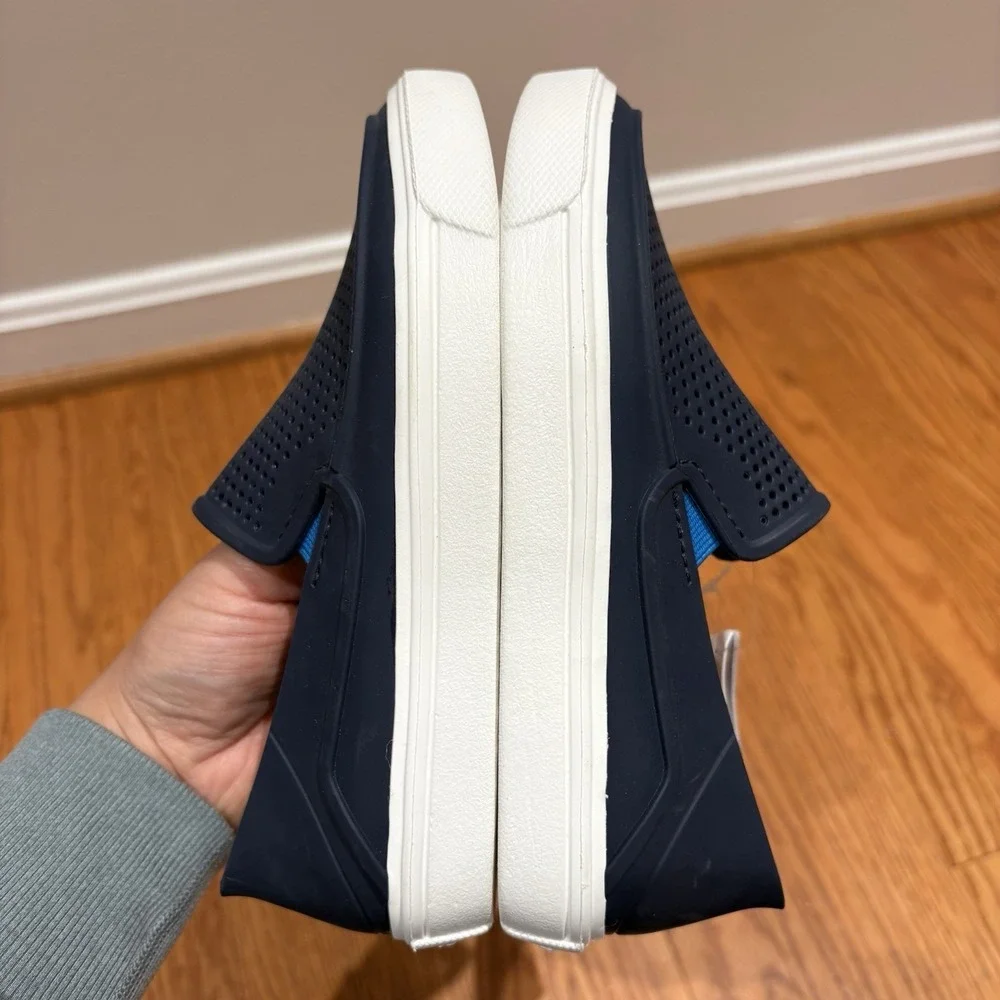 NWT Crocs Kids Youth CitiLane Roka Slip-On Sz 1 Comfort Shoe Waterproof Blue