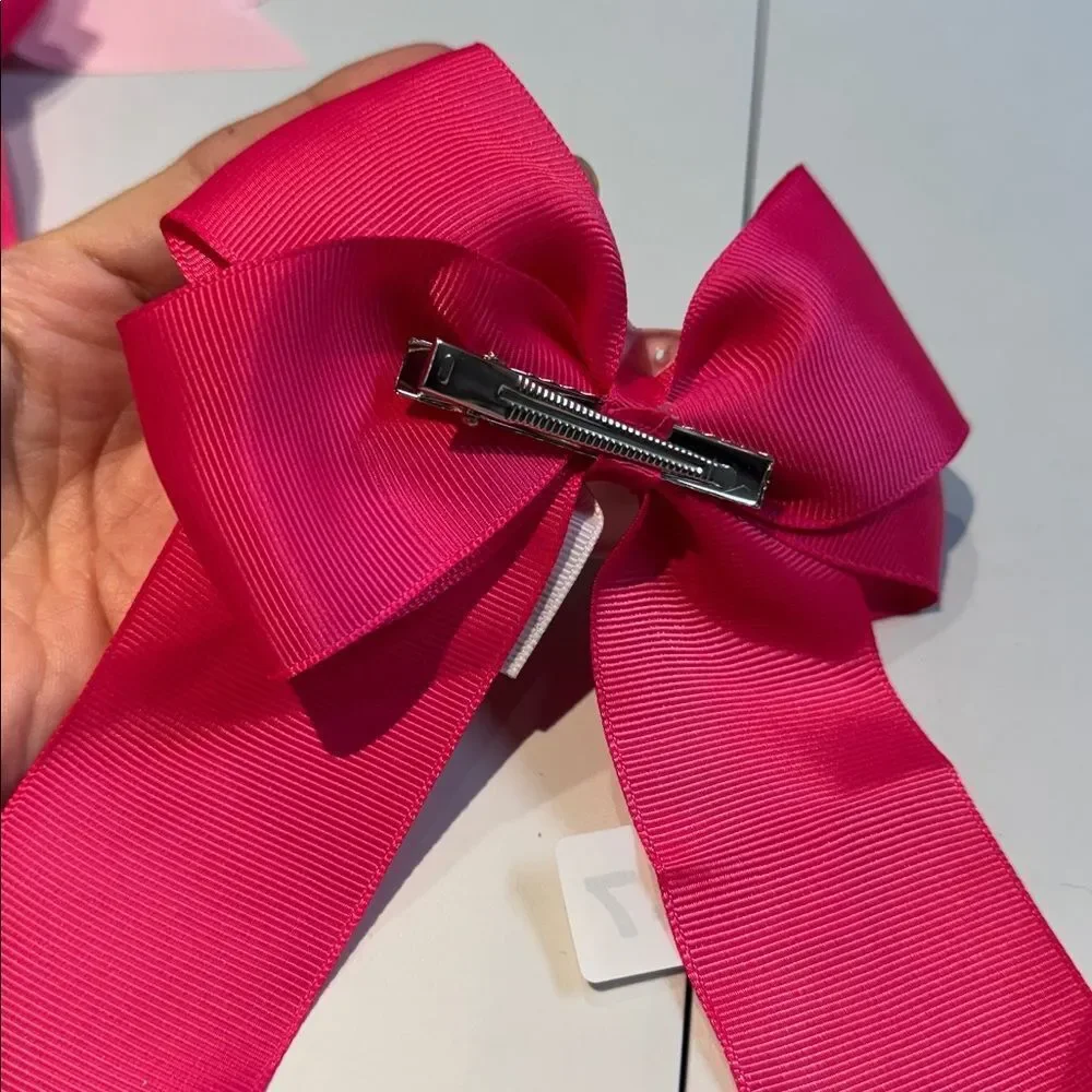 1047 Hot Pink Color Hello Kitty Aligator Clip Hair Bow