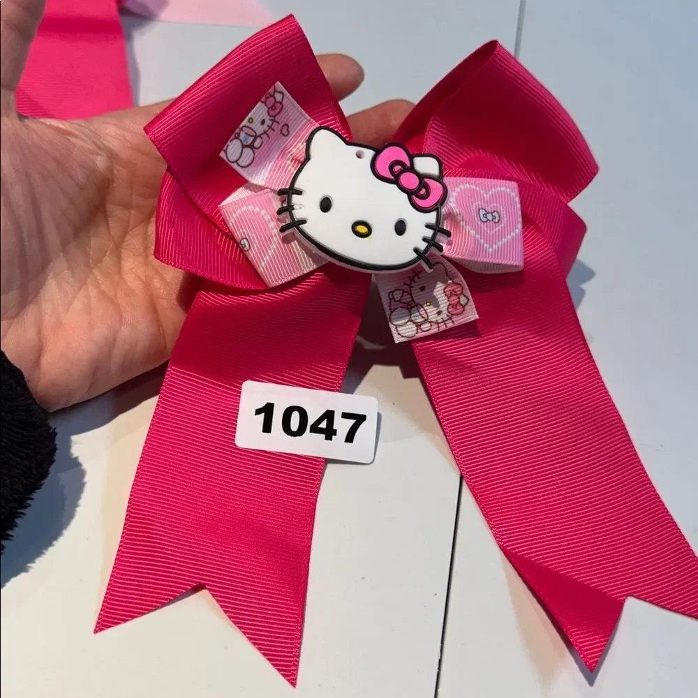 1047 Hot Pink Color Hello Kitty Aligator Clip Hair Bow