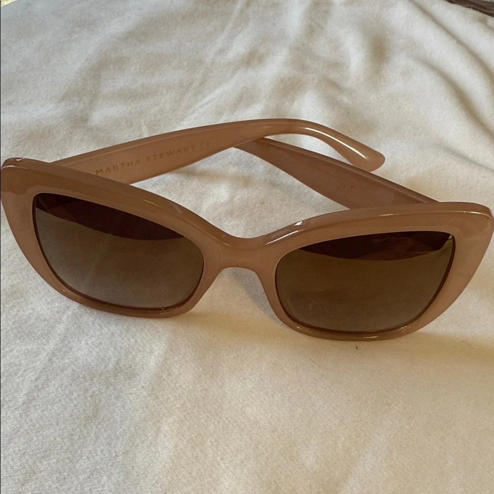 Martha Stewart brown lens