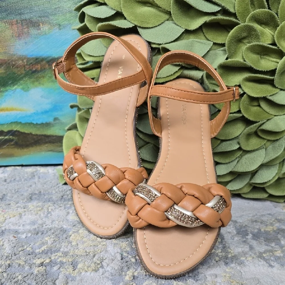 Via Rosa Caramel Elegant Tan Sandals with Gold Accents