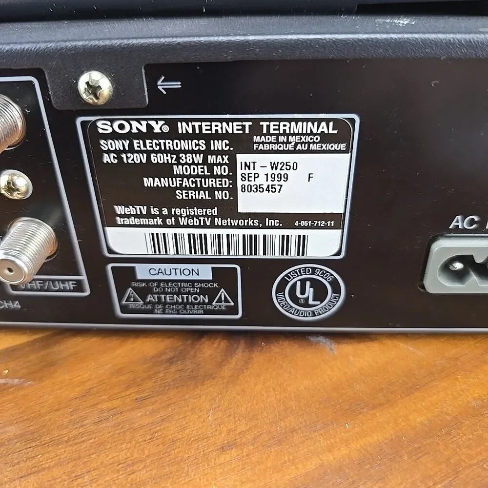 Vintage Sony INT-W250 Internet Terminal‎ WebTV w/ Keyboard No Cords Untested