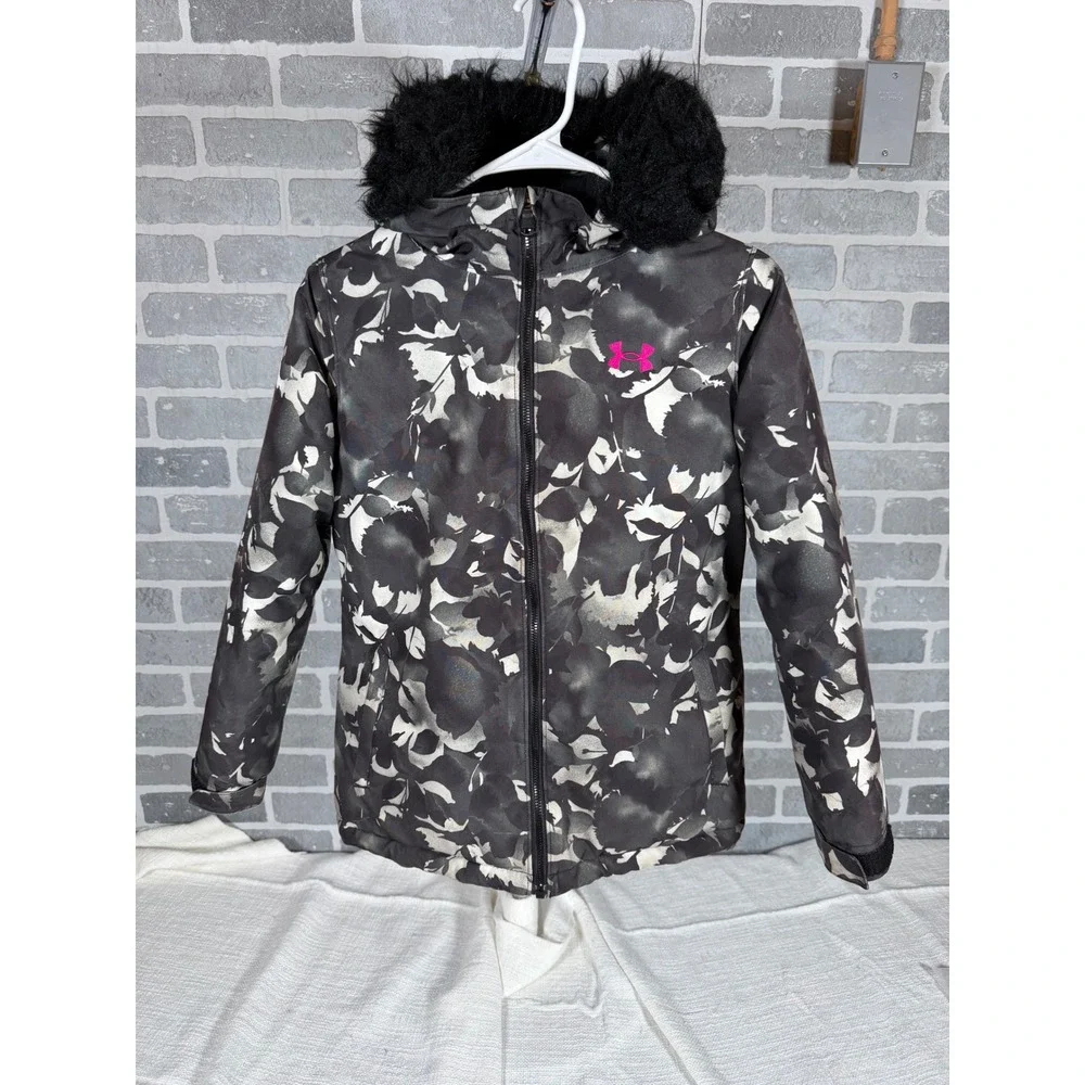 Under Armour Girls Puffer Jacket Gray Floral Camo Faux Fur Hood Medium pre-loved