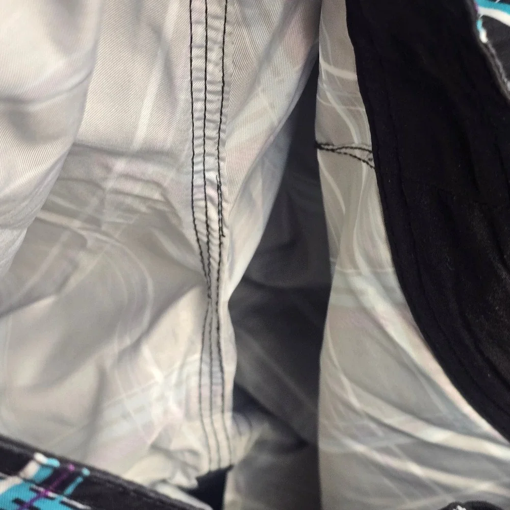 Quiksilver classic silhouette mountain