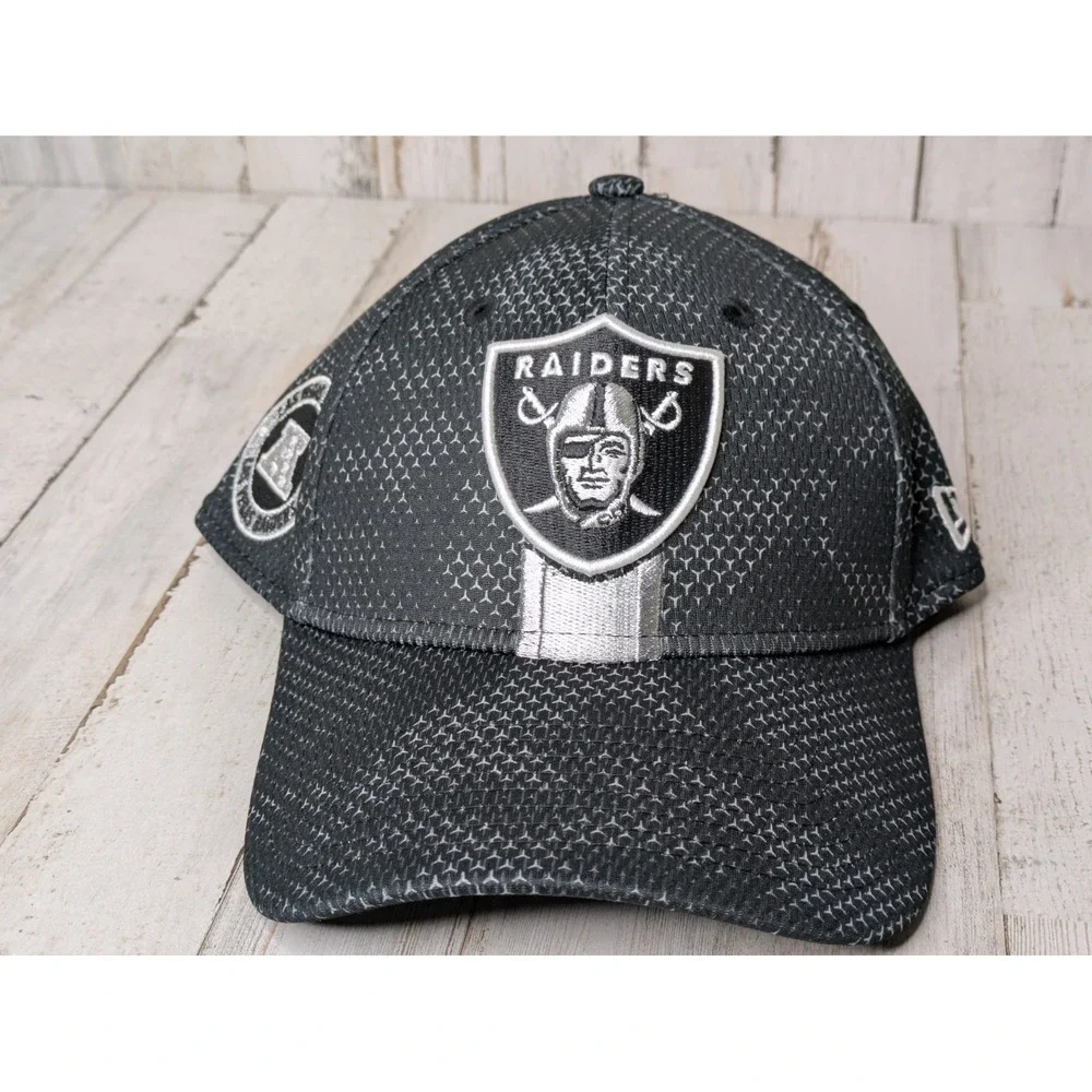 Las Vegas Raiders New Era 9Forty Snapback Adjustable Hat‎ Silver Black NFL AFC